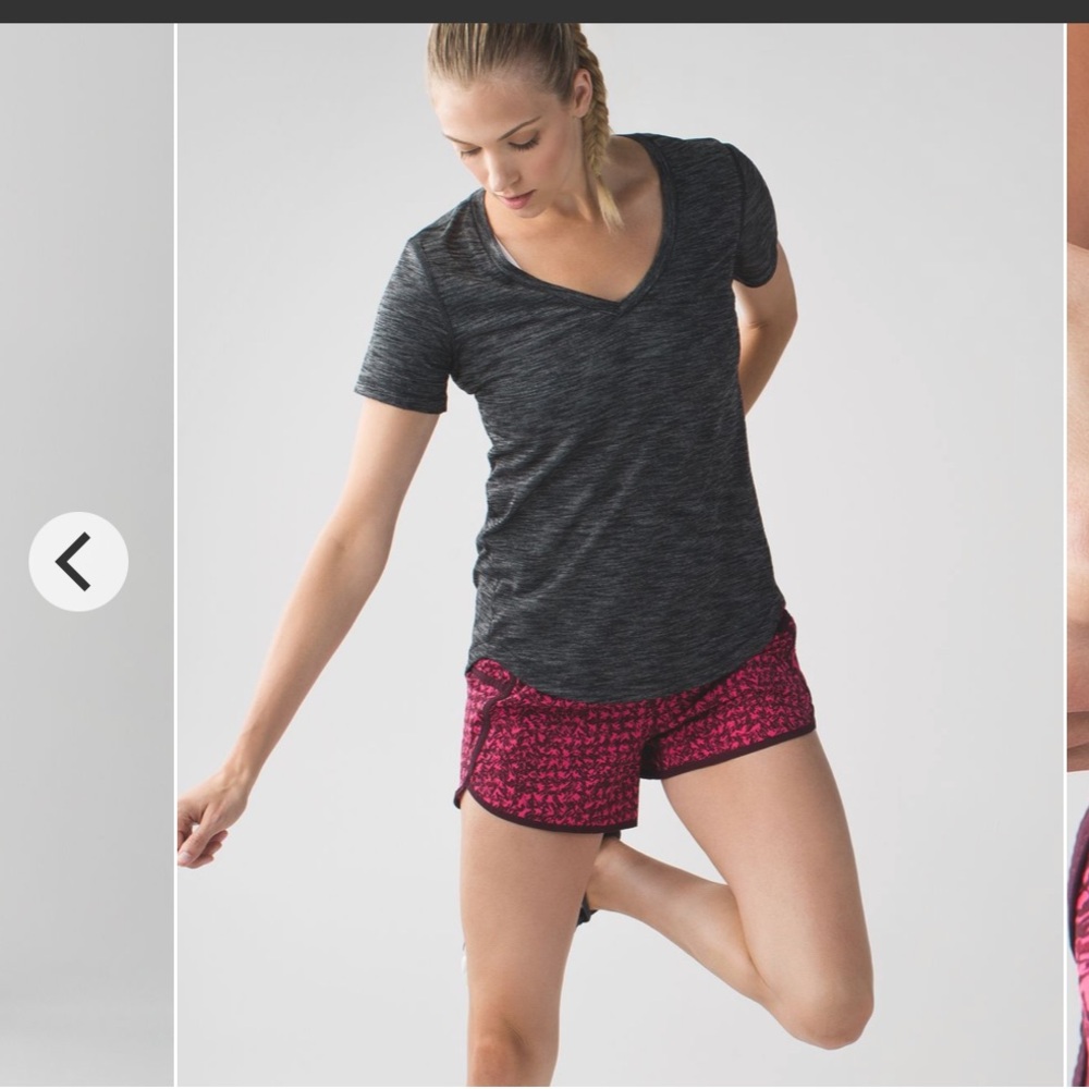 Lululemon Tracker Short III 4 way stretch in Mountain Peaks Bon Bon Bordeux 8